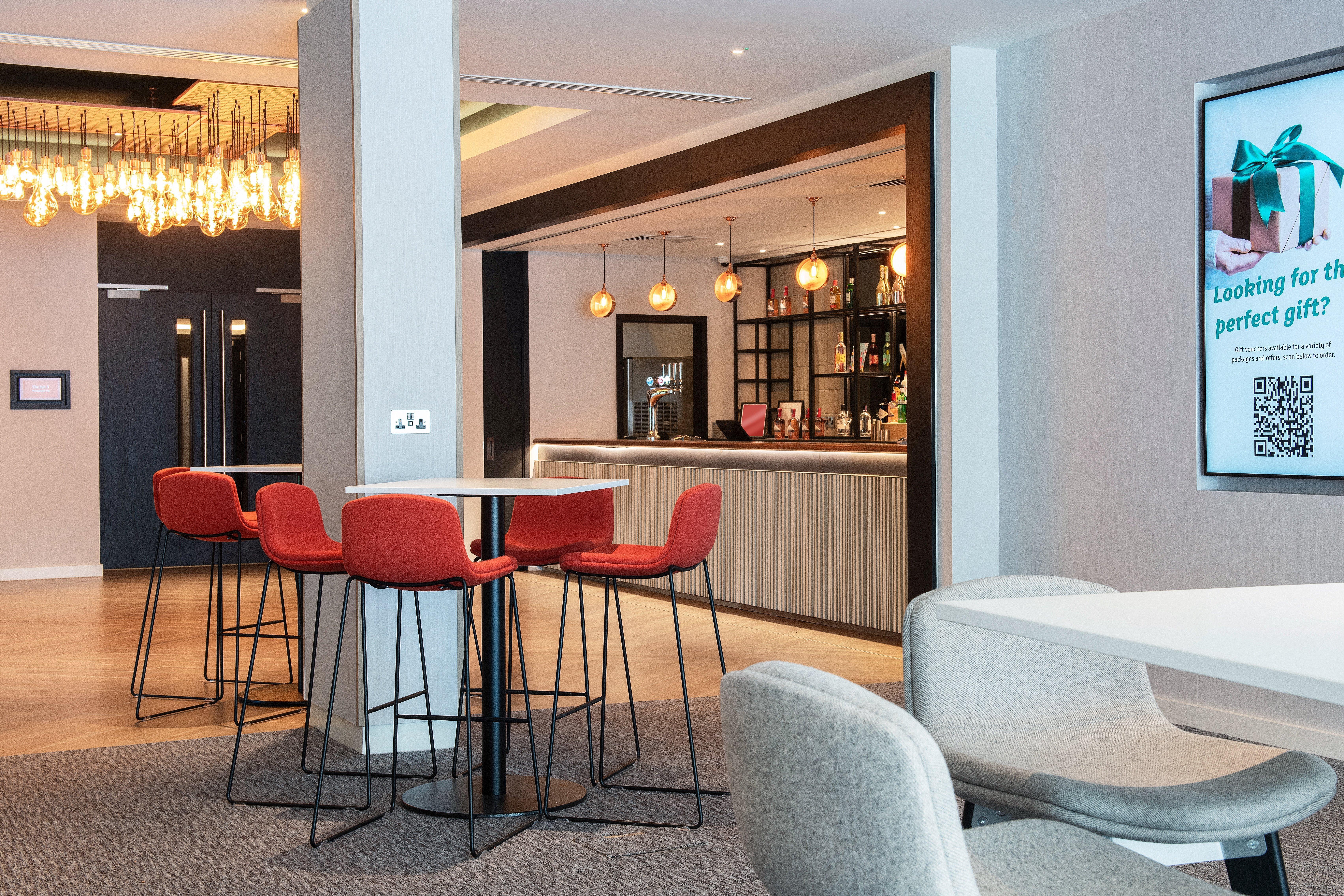 Holiday Inn London-Shepperton By Ihg Exteriör bild