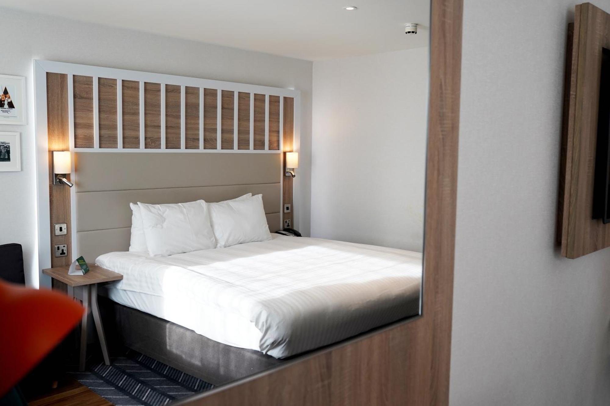 Holiday Inn London-Shepperton By Ihg Exteriör bild