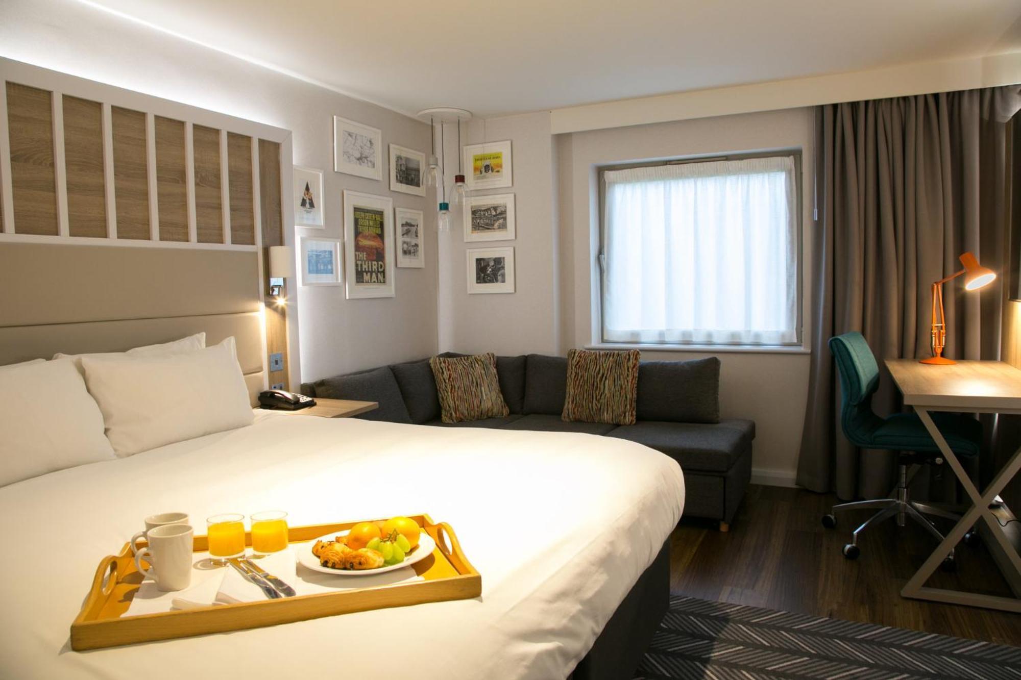 Holiday Inn London-Shepperton By Ihg Exteriör bild